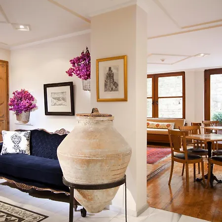 호텔 사리 코낙