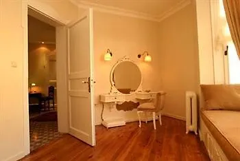 Sari Hotel 4*