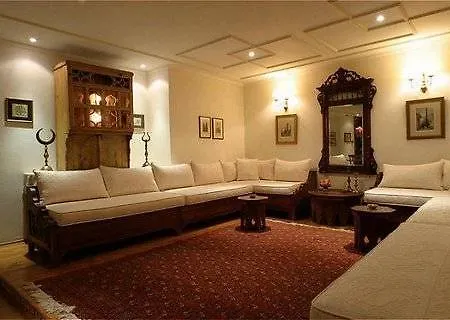 Sari Estambul