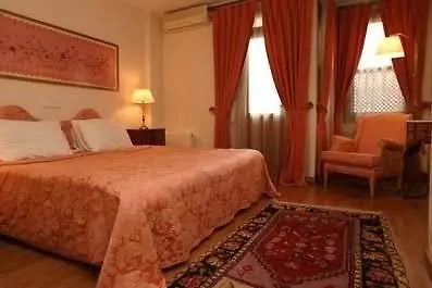 Sari Istanbul