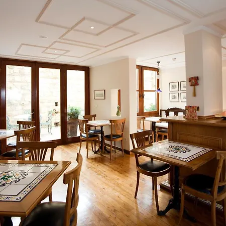 纱丽科纳酒店 4*